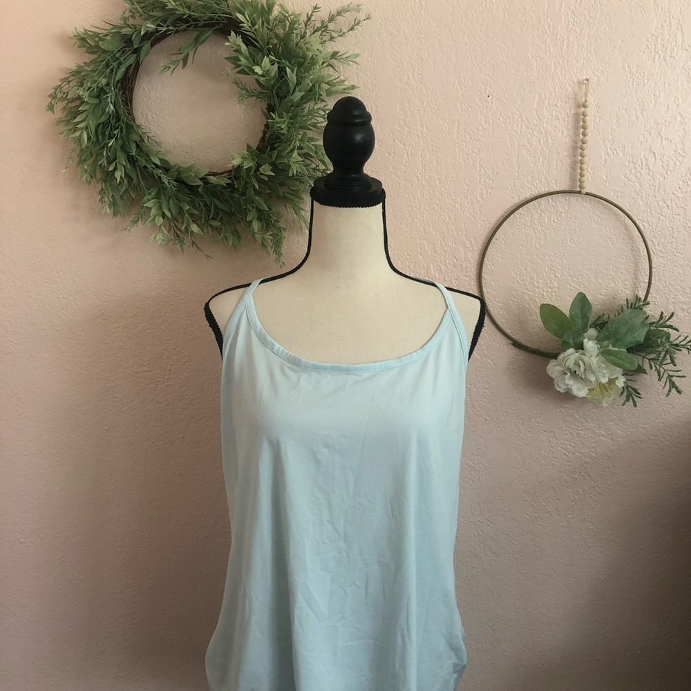 Under Armour Tank Top EUC Active Loungewear Soft Breathable Athletic